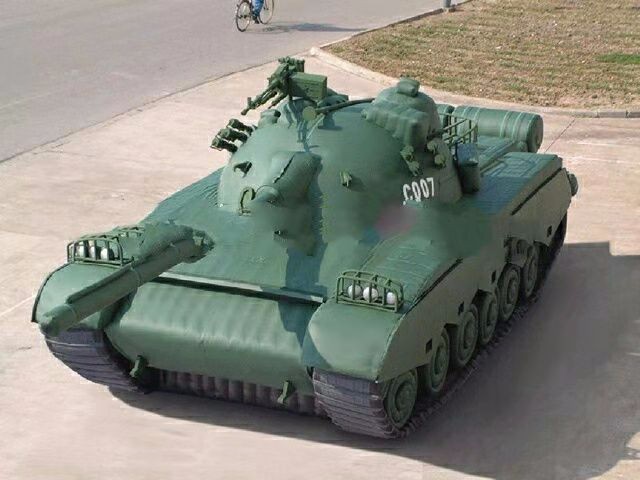 香河军用充气坦克车
